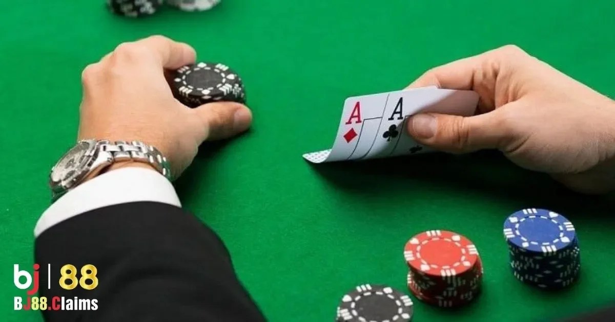 Thuật Ngữ Trong Poker Tại BJ88 Mà Người Chơi Cần Biết 4 Thuật Ngữ Trong Poker: Hệ Thống Xếp Hạng Tay Bài Trong Poker